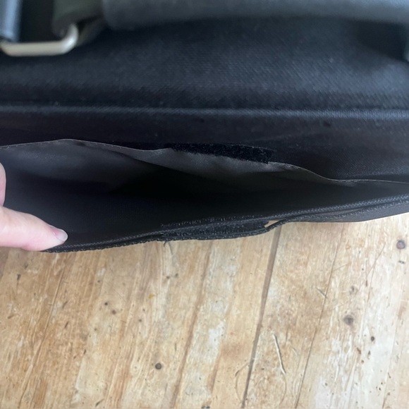 Targus Black Laptop Briefcase Bag with Shoulder Strap, Padded 15" Computer Case - Picture 15 of 15